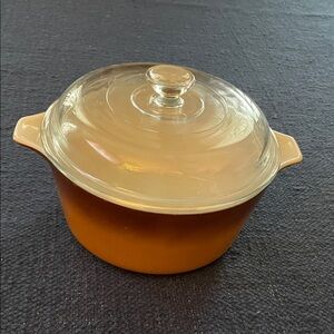 Pyrex Amber Casserole Dish with Clear Lid